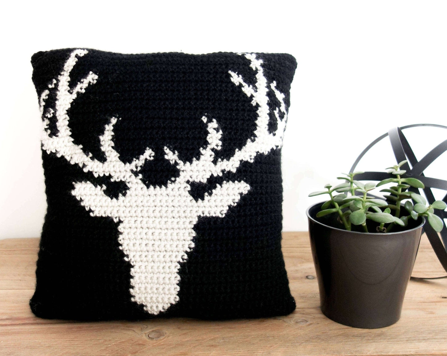 Patron au crochet - Coussin chevreuil - Crochetmilie