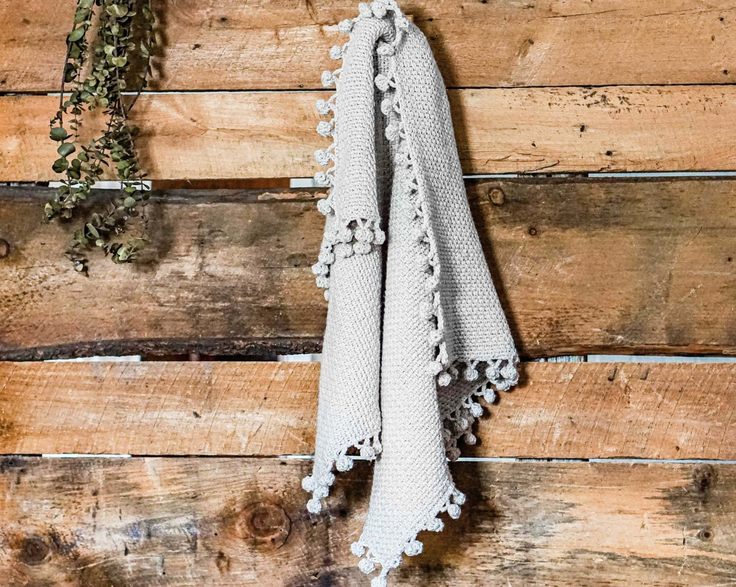 Patron au crochet - Couverture à pompon - Crochetmilie