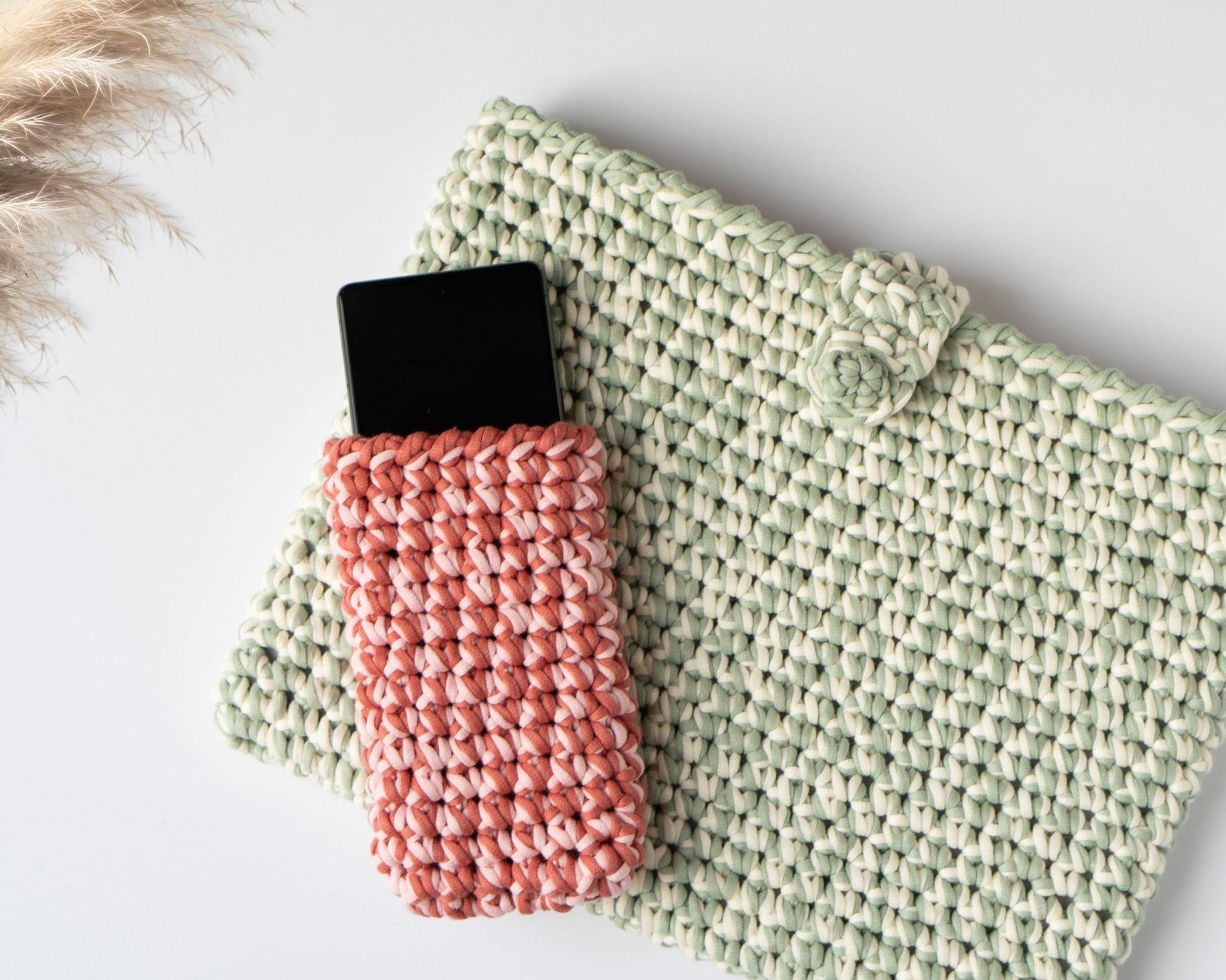 Patron au crochet - La pochette pratique - Crochetmilie